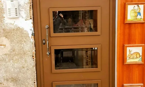 Puertas de Comunidad en Benidorm — Cerrajería Lecor