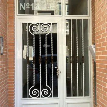 Puertas para Comunidades de Vecinos en Alicante — Cerrajería Lecor