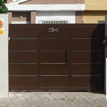 Puertas de Garaje Seccionales y Enrollables en Alicante — Cerrajería Lecor