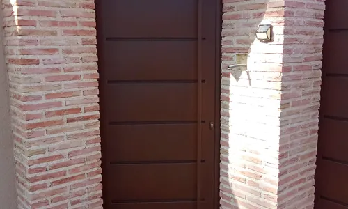 Puertas Metálicas en Benidorm — Cerrajería Lecor