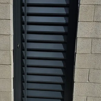 Puertas Metálicas Exteriores a Medida en Alicante — Cerrajería Lecor