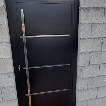 Puertas Metálicas Exteriores a Medida en Alicante — Cerrajería Lecor