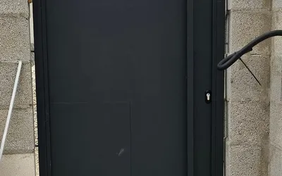 Puertas Metálicas en Alicante — Cerrajería Lecor